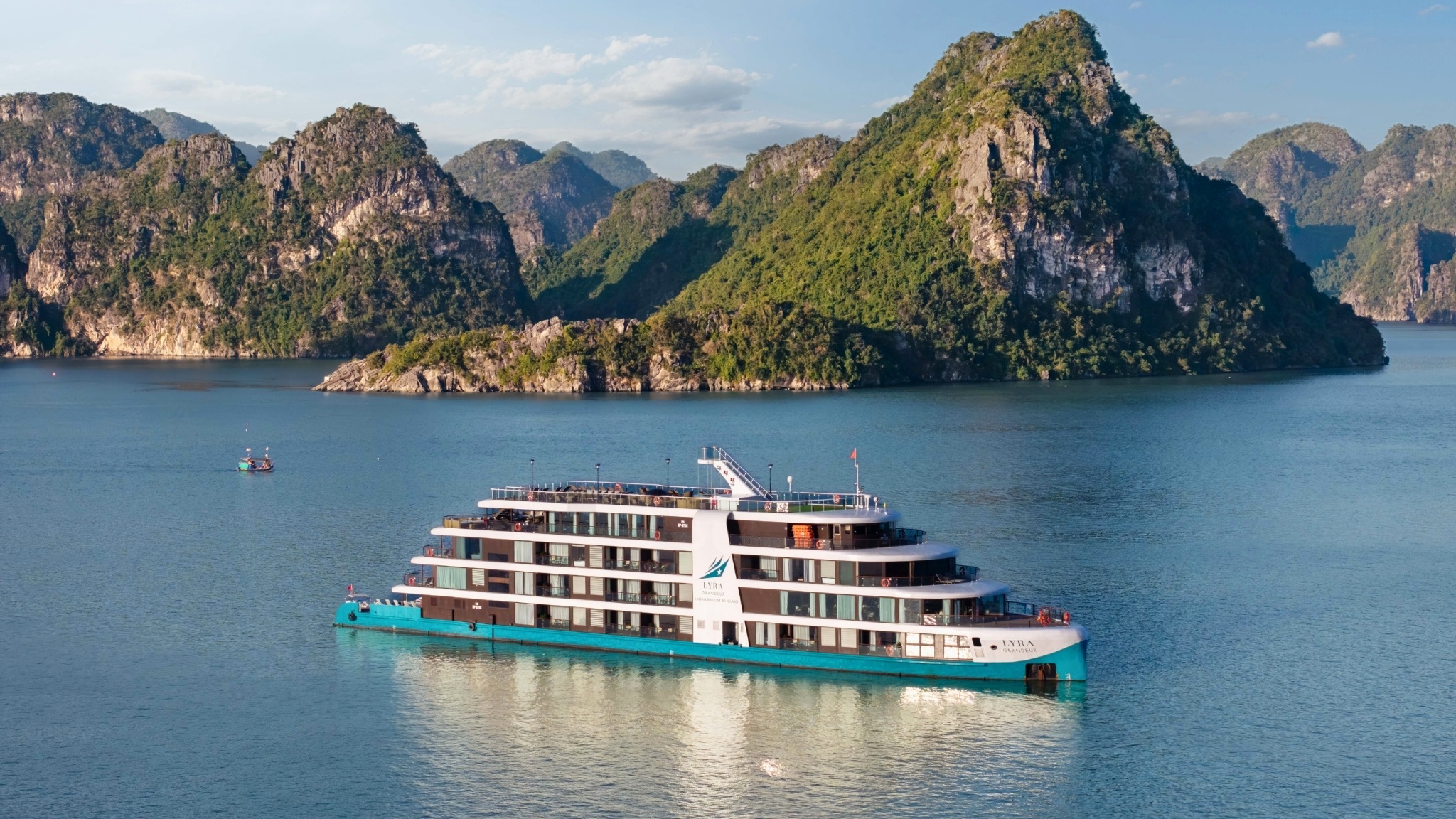 Lyra Grandeur Cruise